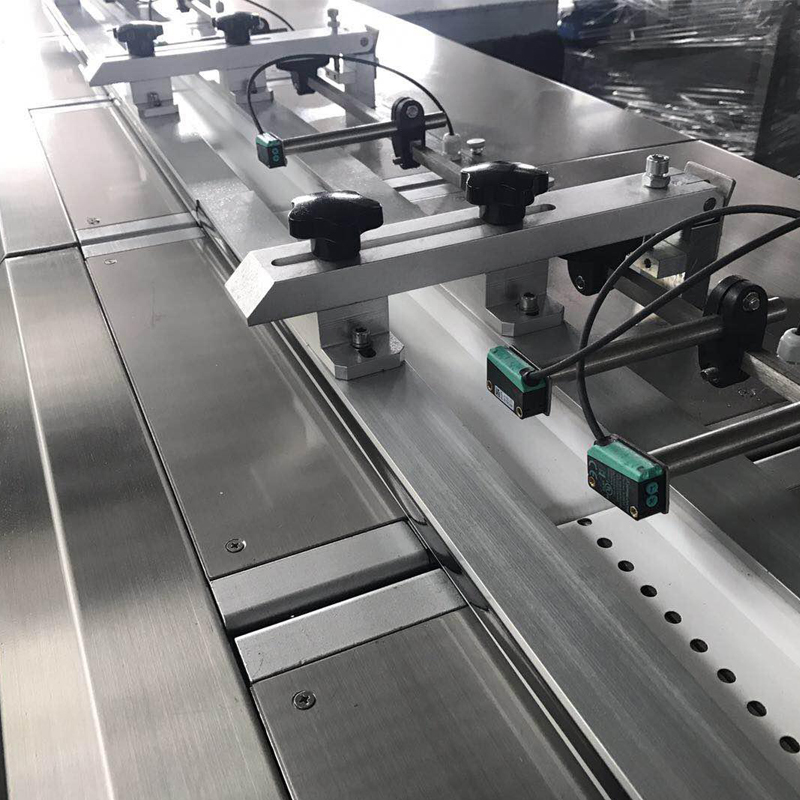  Automatic Feeding Pillow Packing Line